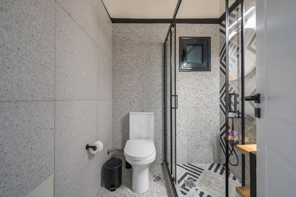 Zen-big Space, Pangrati Apartment