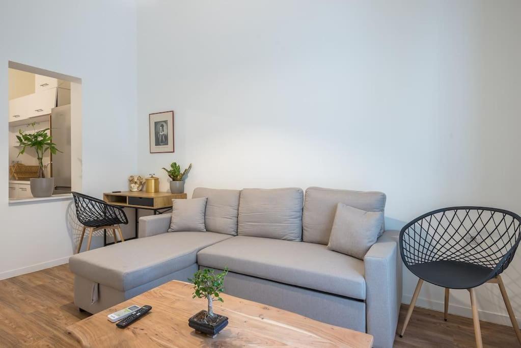Zen-big Space, Pangrati Apartment